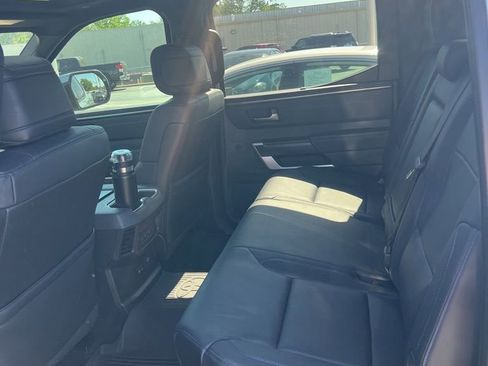 Used 2024 Toyota Tundra Platinum AWD/4WD image 10