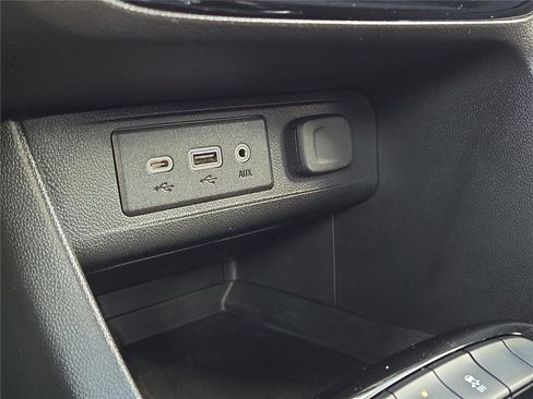 Used 2023 Buick Encore GX Select w/ Sport Touring Package image 8