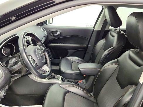 Used 2018 Jeep Compass Latitude w/ Popular Equipment Group AWD/4WD image 17