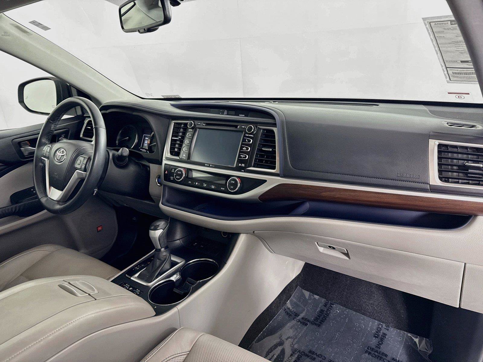 Used 2015 Toyota Highlander Limited FWD image 46