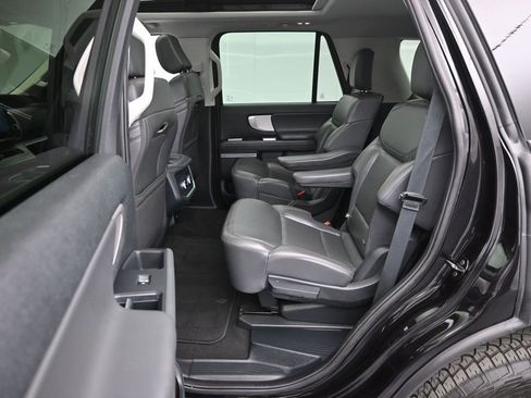 Used 2025 Ford Expedition Active image 13