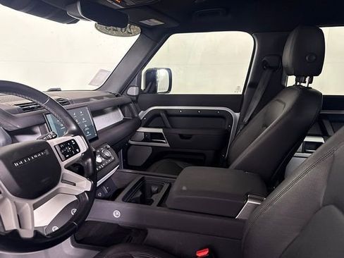 Used 2023 Land Rover Defender 130 SE image 35