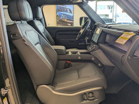 New 2026 Land Rover Defender 90 V8 AWD/4WD image 27