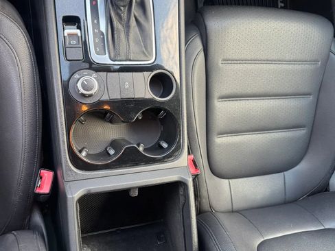 Used 2012 Volkswagen Touareg Sport AWD/4WD image 21