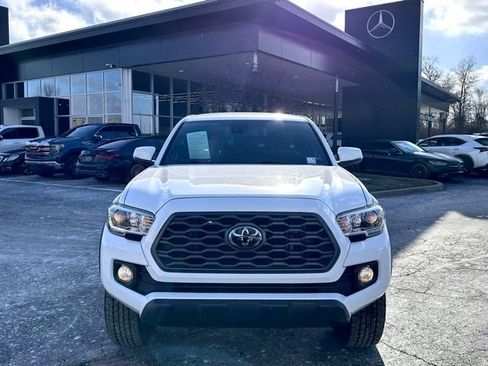 Used 2021 Toyota Tacoma TRD Off-Road w/ Technology Package image 2