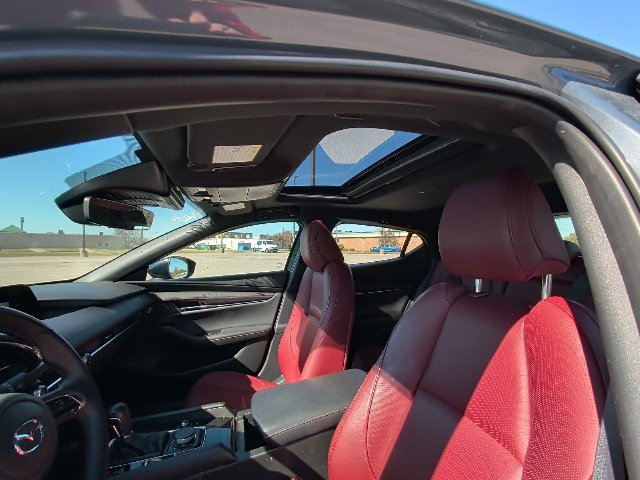 Used 2026 MAZDA MAZDA3 Carbon AWD/4WD image 13