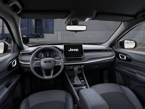 New 2026 Jeep Compass Latitude image 14