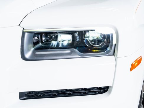 Used 2021 Rolls-Royce Cullinan image 12