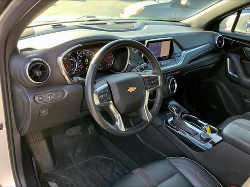 Used 2019 Chevrolet Blazer Premier w/ Driver Confidence II Package FWD image 17