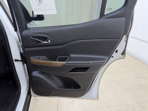 Used 2019 GMC Acadia SLE w/ Driver Alert Package I FWD image 14