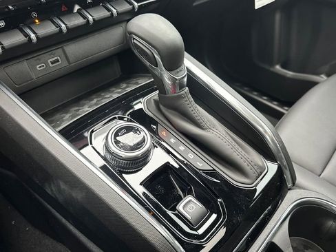 New 2026 GMC Canyon Elevation w/ Convenience Package image 18