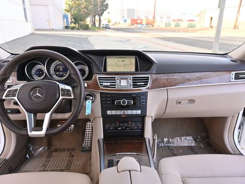 Used 2015 Mercedes-Benz E 350 4MATIC Wagon image 15