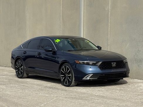 Certified 2023 Honda Accord Touring image 7