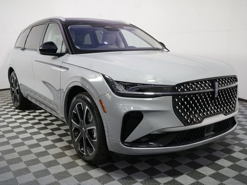 New 2026 Lincoln Nautilus Reserve AWD/4WD image 9
