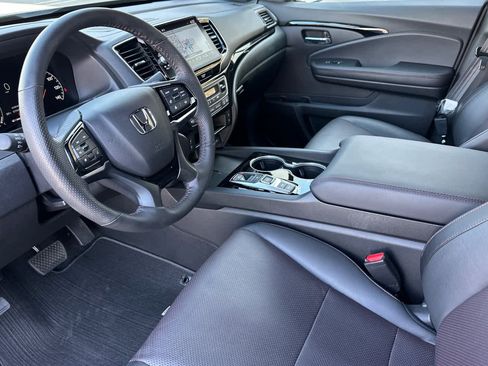 Certified 2024 Honda Ridgeline Black Edition image 10
