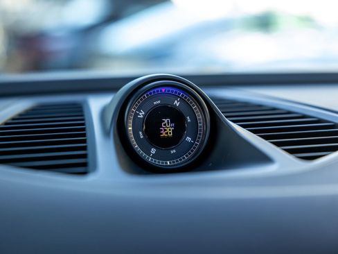 New 2026 Porsche Macan Electric image 30