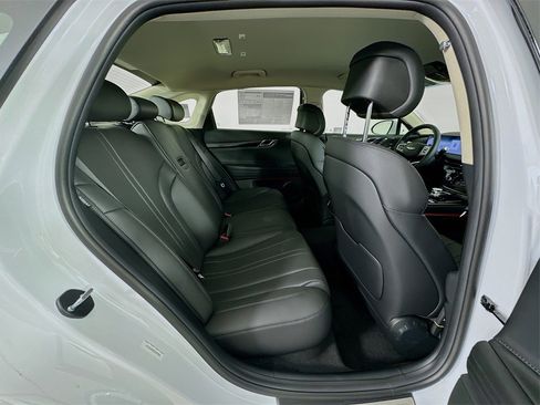 Certified 2025 Genesis G80 2.5T image 26