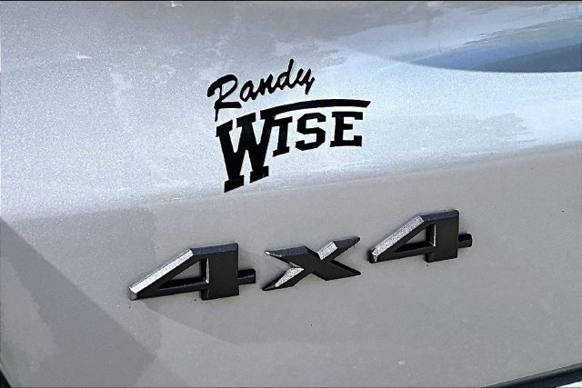 Used 2025 Jeep Compass Trailhawk AWD/4WD image 8
