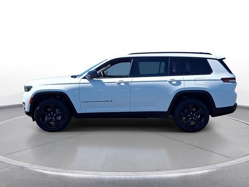 Used 2022 Jeep Grand Cherokee L Laredo AWD/4WD image 5