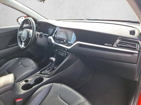 Used 2022 Kia Niro Touring Special Edition image 19