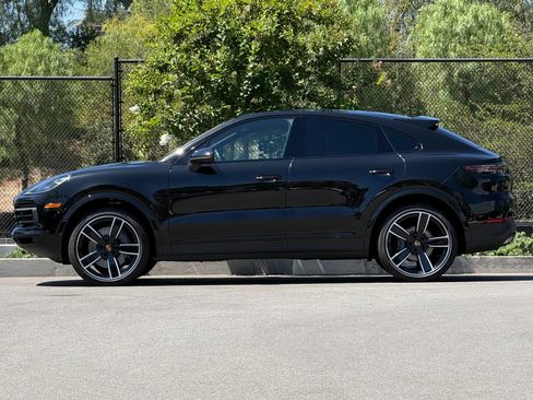 Certified 2023 Porsche Cayenne S AWD/4WD image 2