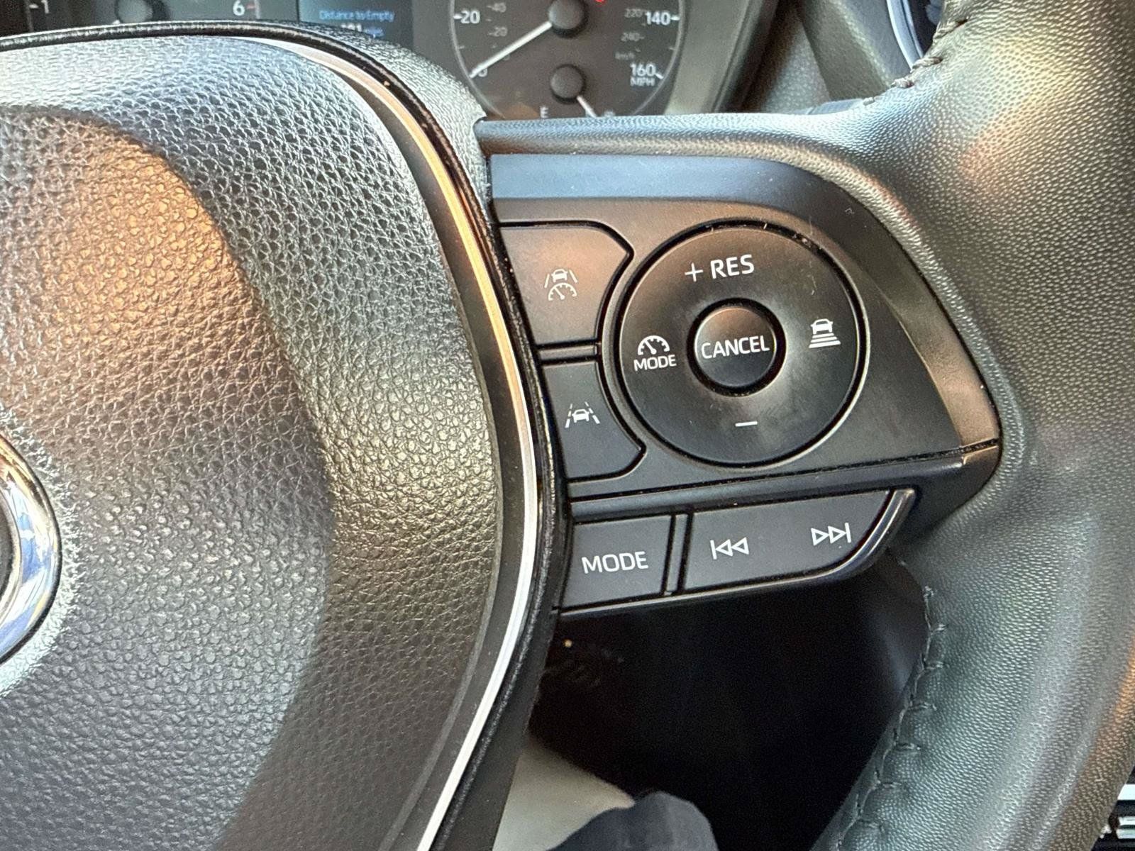Used 2024 Toyota Corolla SE w/ SE Package FWD image 26