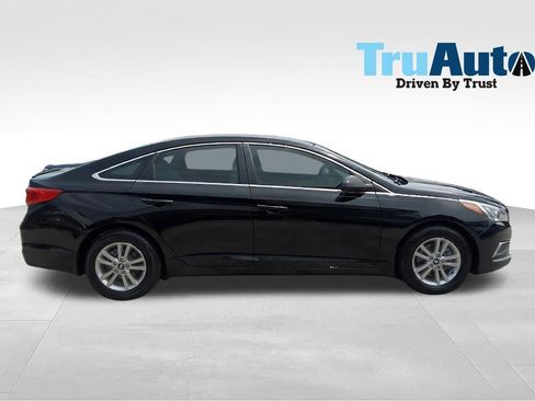 Used 2017 Hyundai Sonata SE FWD image 8