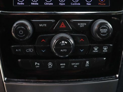 Used 2019 Jeep Grand Cherokee Altitude image 39