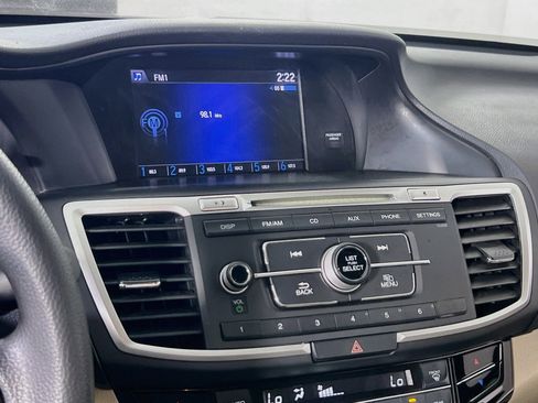 Used 2017 Honda Accord LX image 14