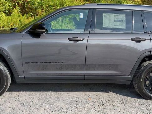 New 2025 Jeep Grand Cherokee L Altitude image 3