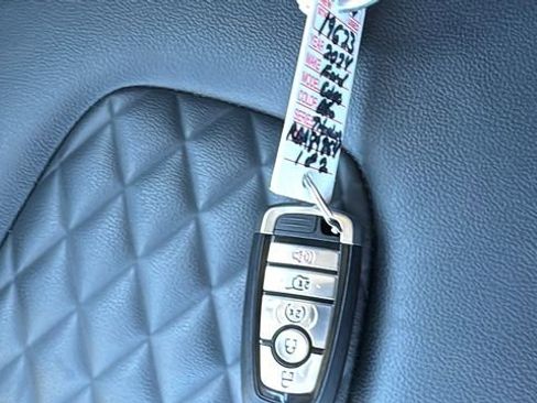 Certified 2024 Ford Edge Titanium image 30