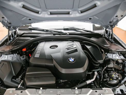 Used 2026 BMW 330i Sedan w/ M Sport Package RWD image 29