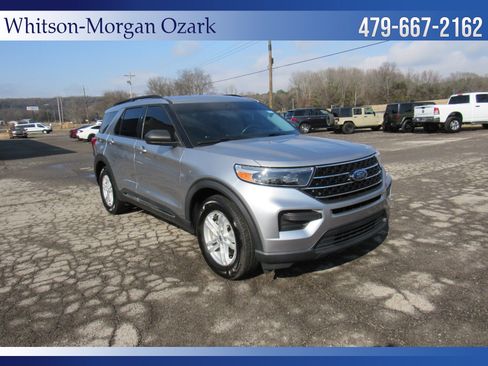Used 2021 Ford Explorer XLT image 19