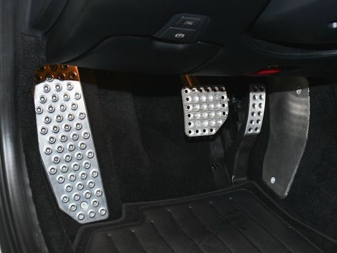 Used 2013 Ferrari California image 20