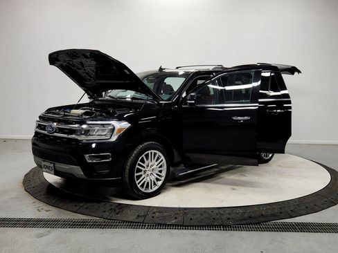 Used 2024 Ford Expedition Max Limited image 11