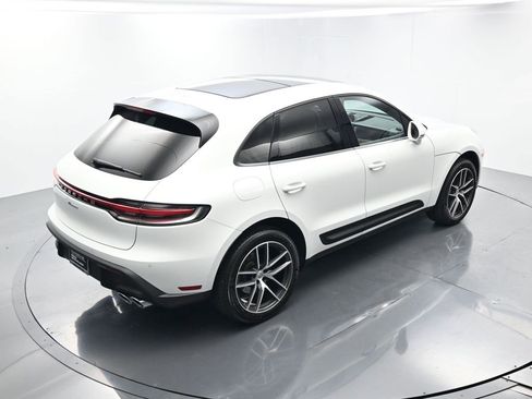 Used 2025 Porsche Macan image 44