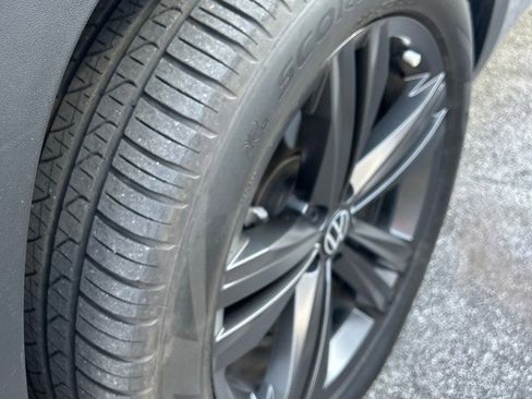 Used 2022 Volkswagen Atlas Cross Sport SEL R-Line image 6