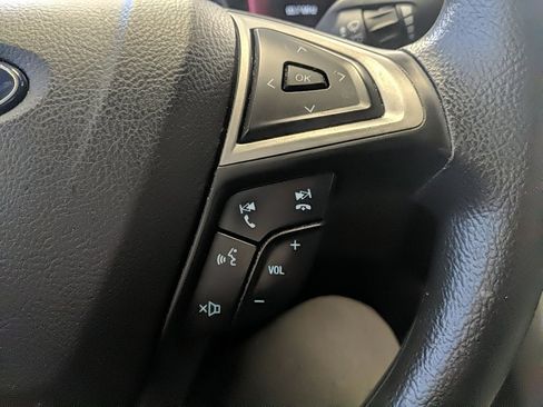 Used 2020 Ford Fusion SE image 12