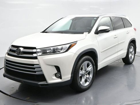 Used 2017 Toyota Highlander Limited w/ Protection Package #3 AWD/4WD image 3
