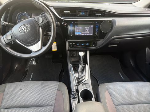 Used 2017 Toyota Corolla LE FWD image 16