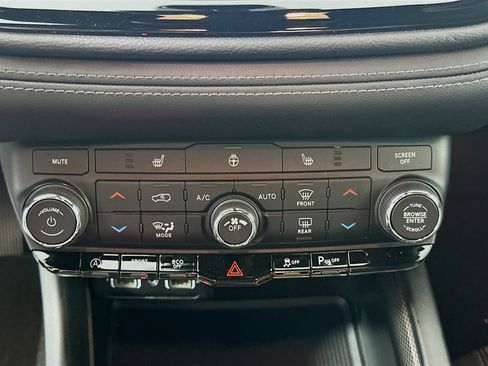 Used 2022 Dodge Durango GT image 22