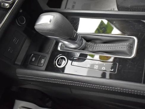 Used 2024 Nissan Kicks SV image 33