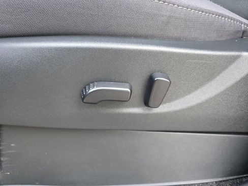 Used 2024 Nissan Frontier SV w/ Technology Package image 12