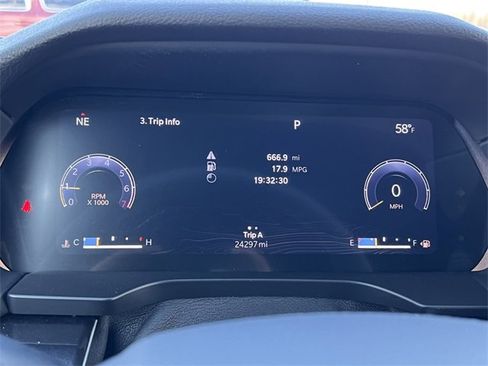 Certified 2023 Jeep Grand Cherokee Altitude image 17