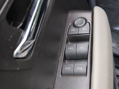 Used 2024 Chevrolet Colorado ZR2 w/ Technology Package AWD/4WD image 19