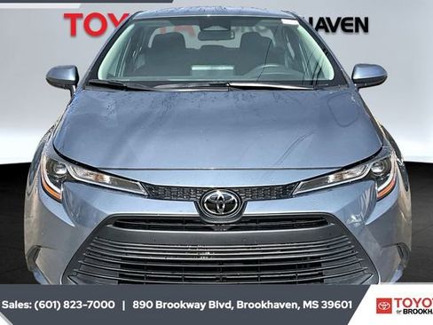 Used 2024 Toyota Corolla LE image 3
