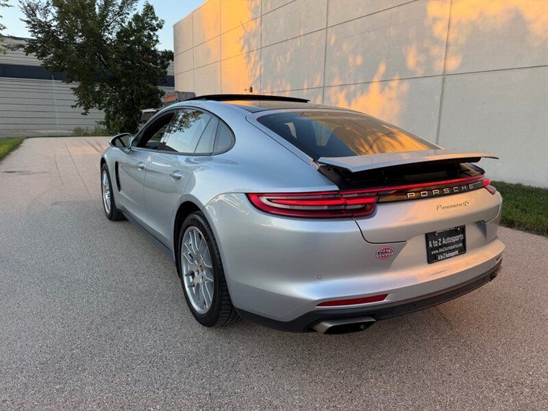 Used 2017 Porsche Panamera 4 AWD/4WD image 33