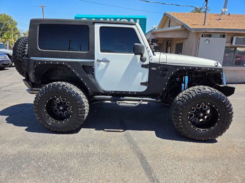 Used 2008 Jeep Wrangler Rubicon w/ PWR Convenience Group AWD/4WD image 3