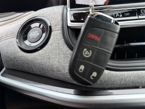 Used 2023 Jeep Compass Latitude w/ Sun and Sound Group image 30