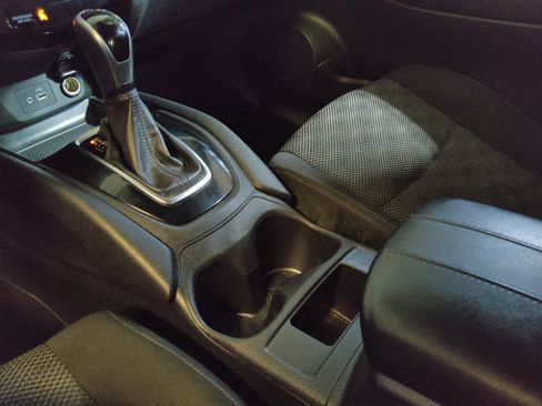 Used 2020 Nissan Rogue Sport SV FWD image 26